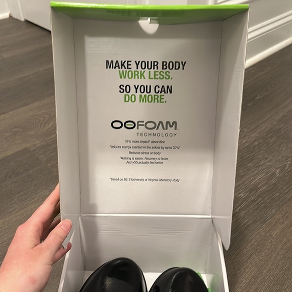 OOFOS Black Mules/Clogs - Picture 2 of 7